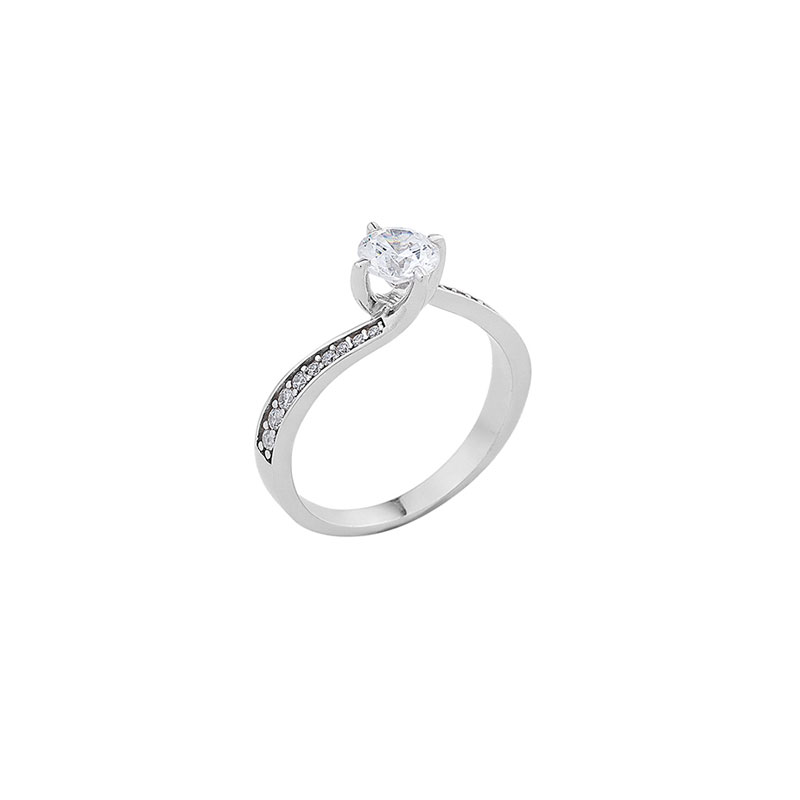 WHITE GOLD SOLITAIRE RING